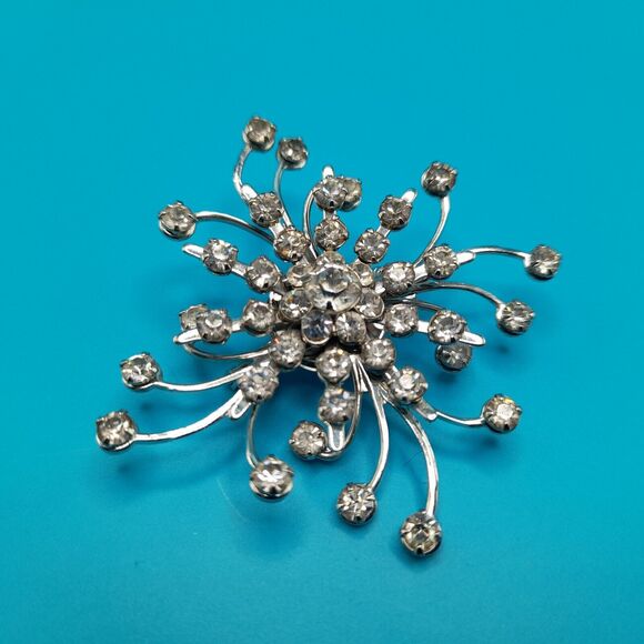 Vintage 1950s Rhinestone Brooch Bridal Wedding Snowflake Clear Pinwheel Silver - Picture 1 of 10